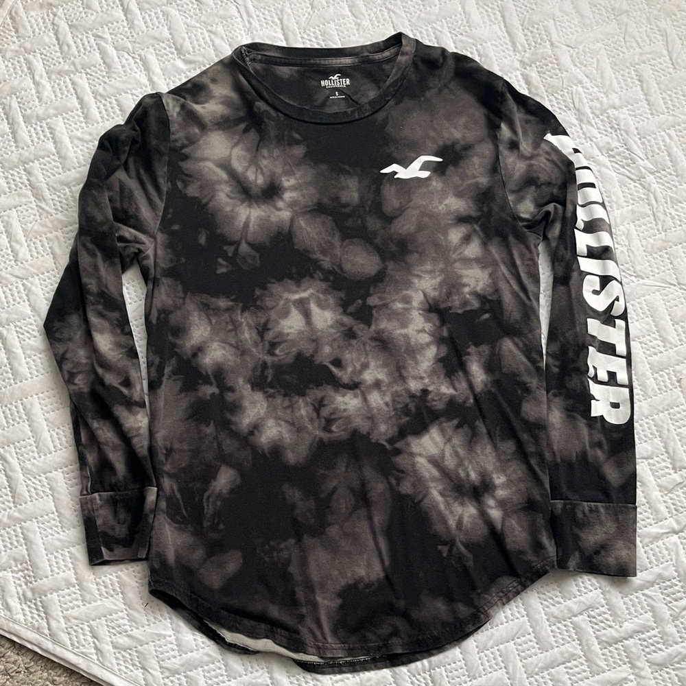 Hollister Men’s Black & Gray Tie-Dye Long Sleeve Logo Tee